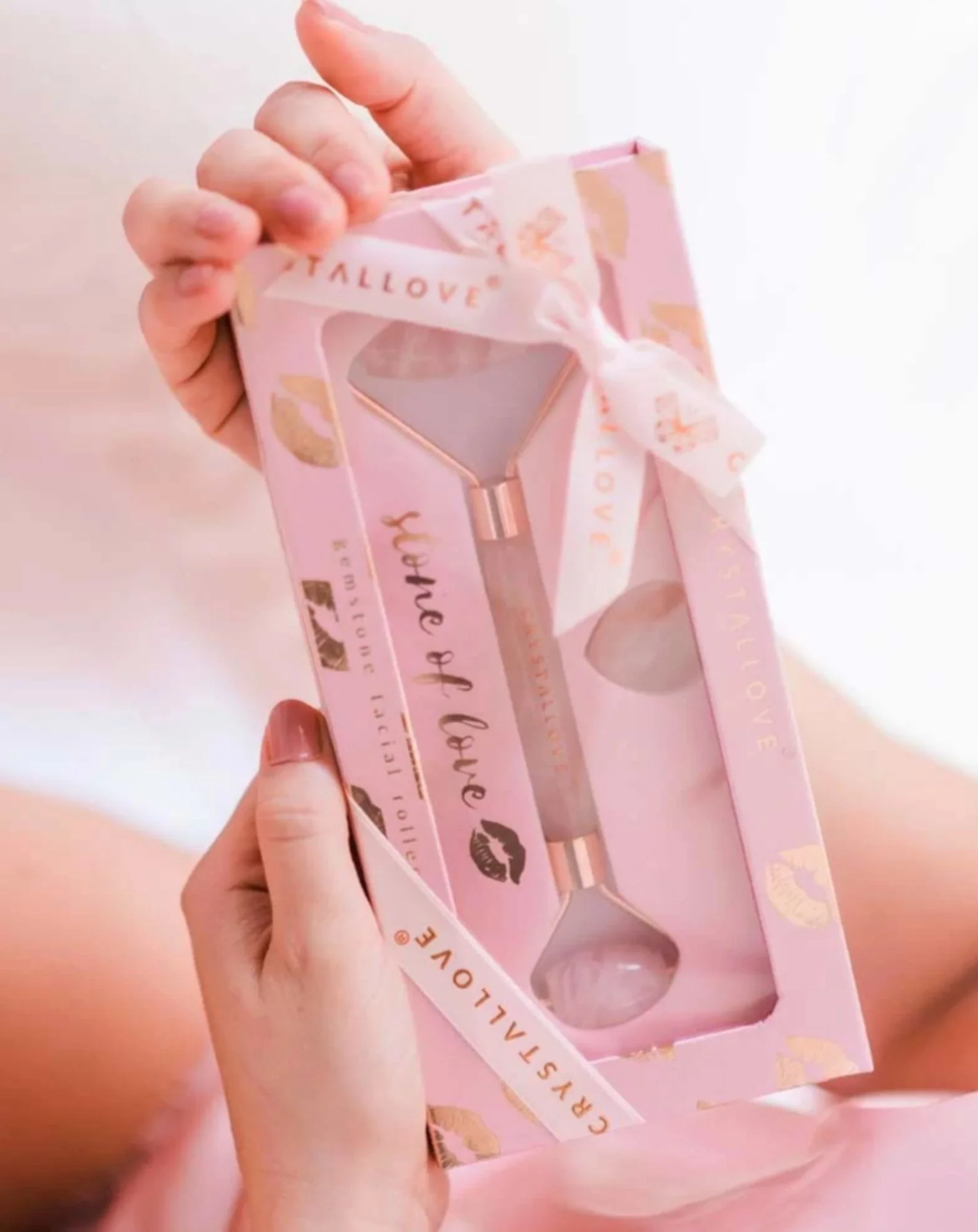 Masażer do twarzy z kwarcu różowego kamienia miłości Selflove set Crystallove - Image 2